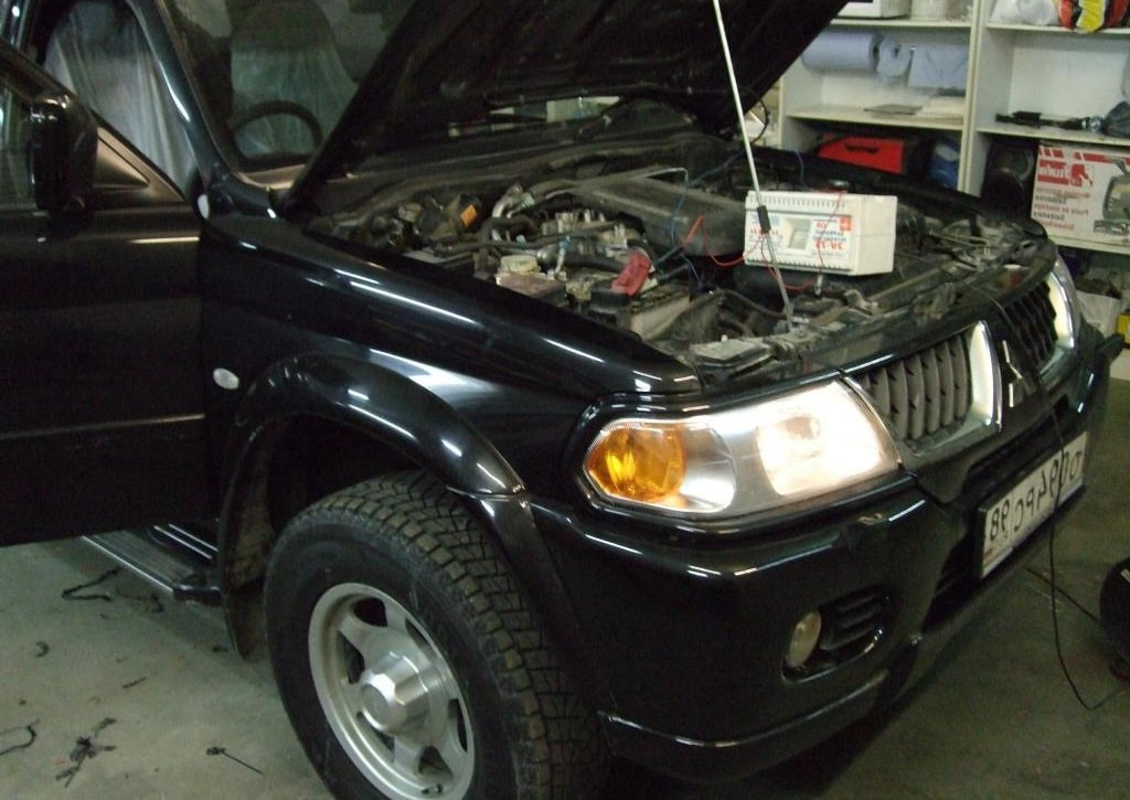 Зарядка аккумулятора Mitsubishi Pagero Sport
